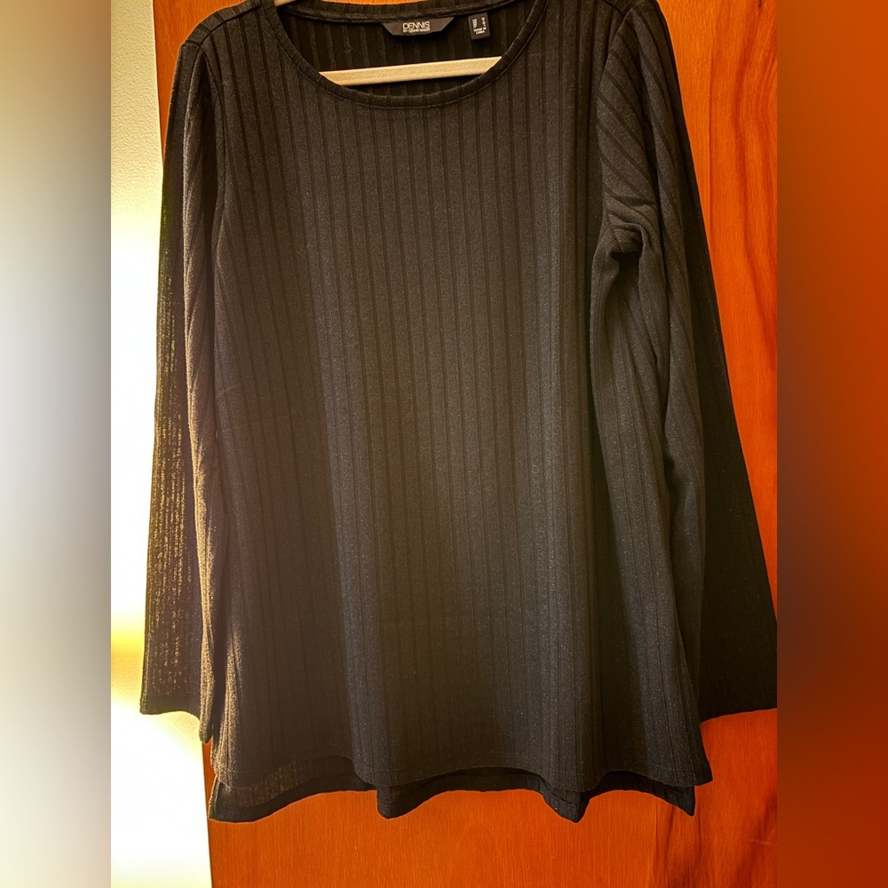 Dennis by Dennis Basso gorgeous top!